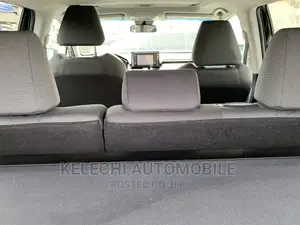 Toyota RAV4 XLE AWD 2020 Black