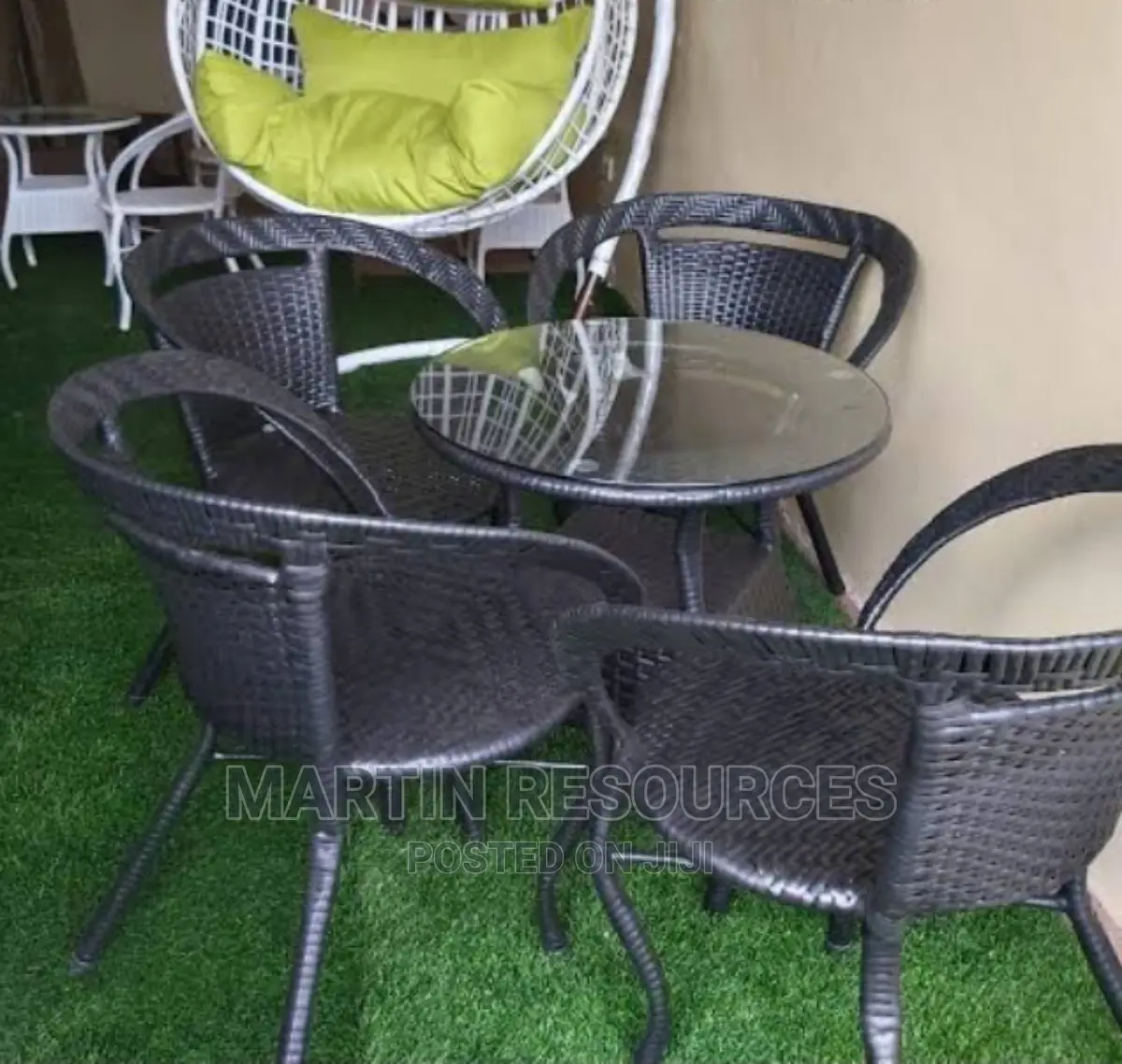 Restaurant Chair With Center Table