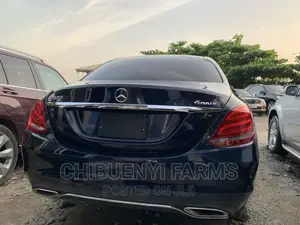 Mercedes-Benz C300 Luxury 4matic Sedan AWD (2.0L 4cyl 7A) 2017 Blue