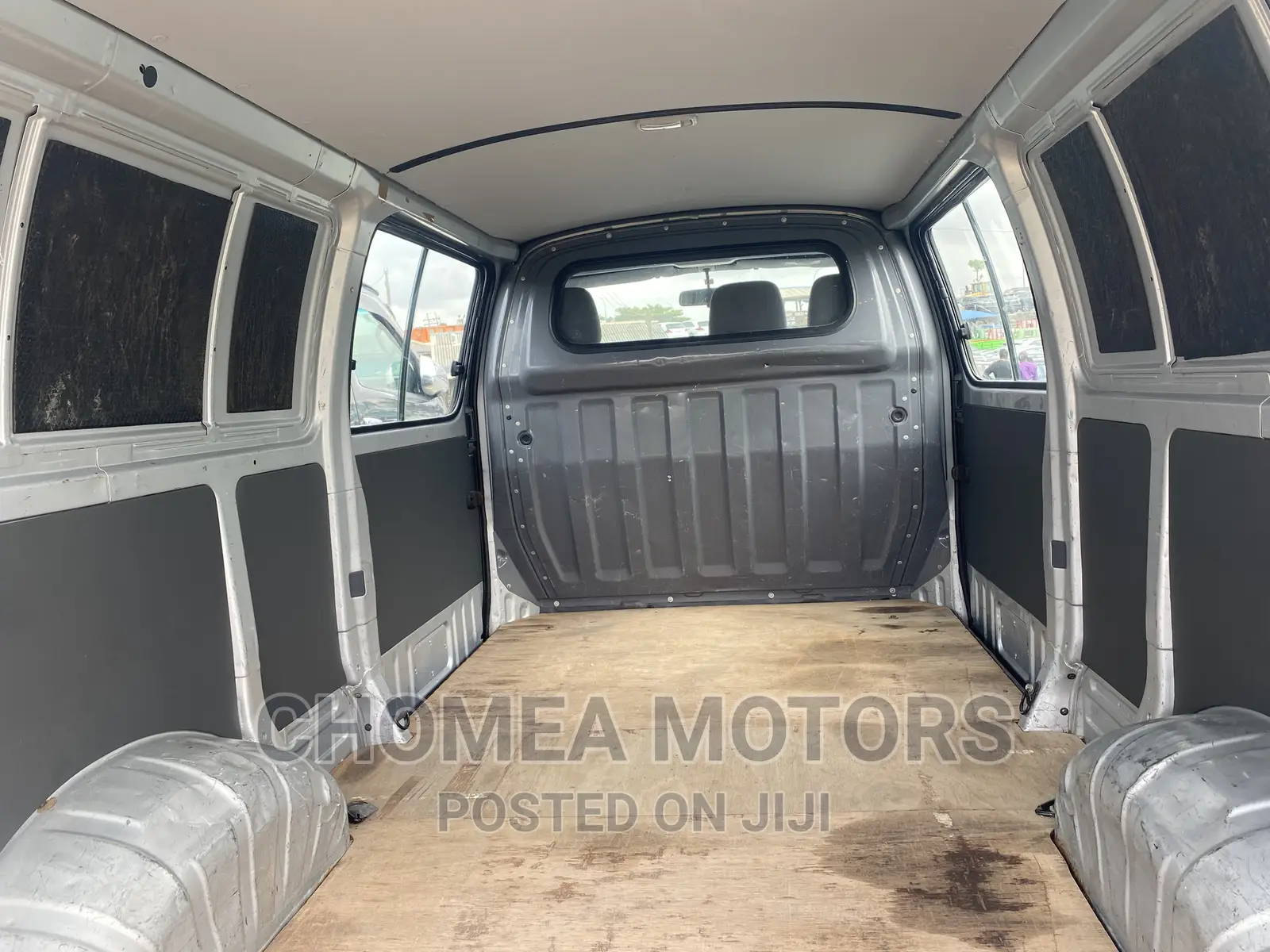 Toyota HiAce 2005