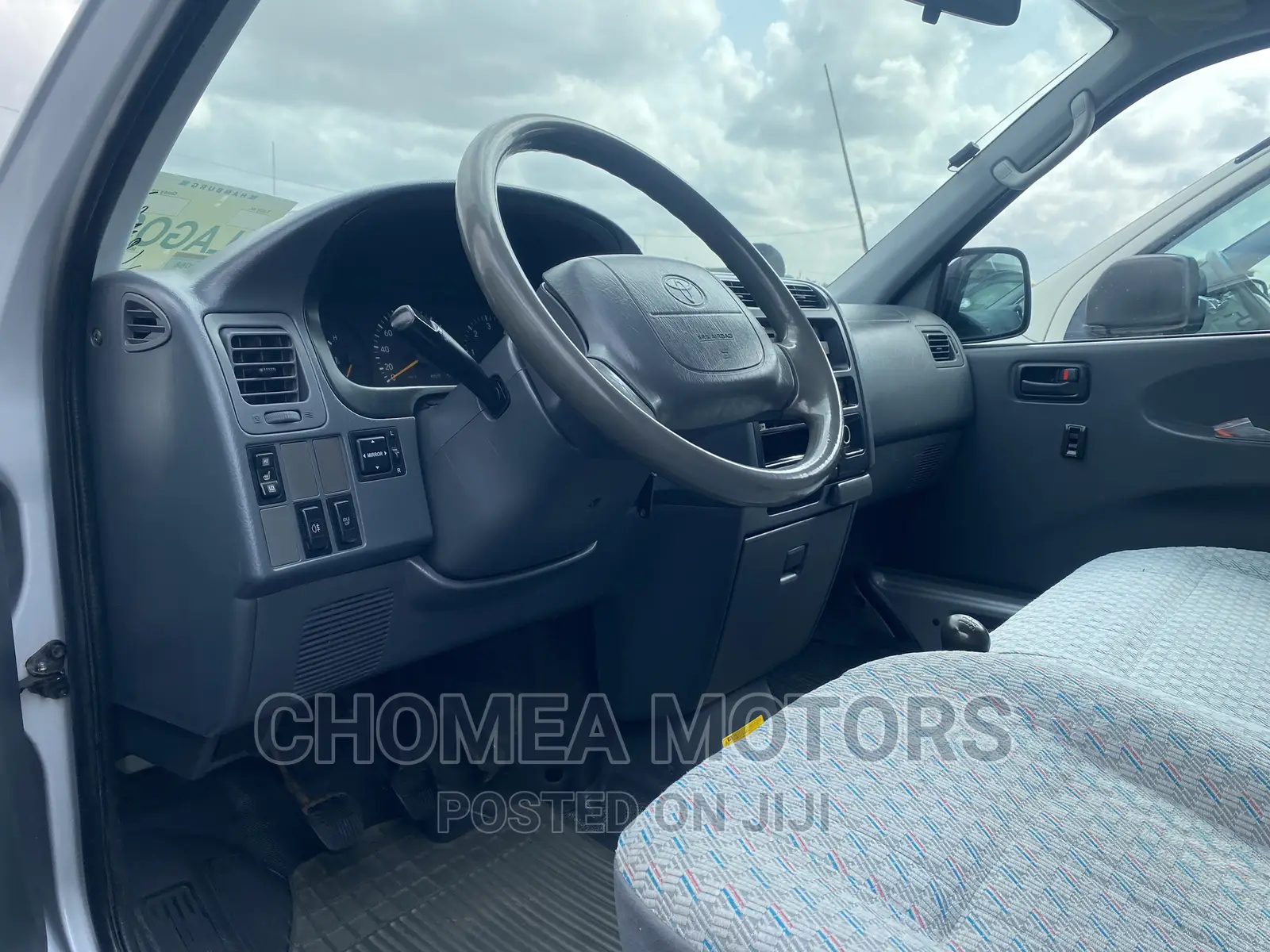 Toyota HiAce 2005