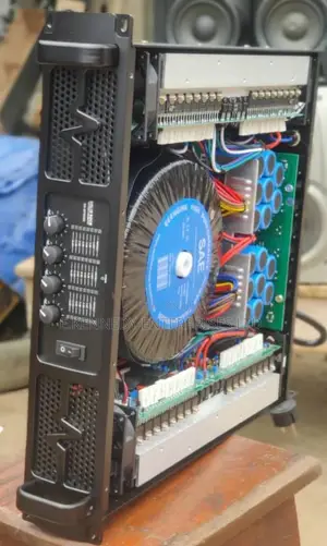 Four Channels Heavy Duty Amplifier With Four Cooling Fan