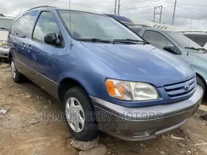 Toyota Sienna LE 2001 Blue