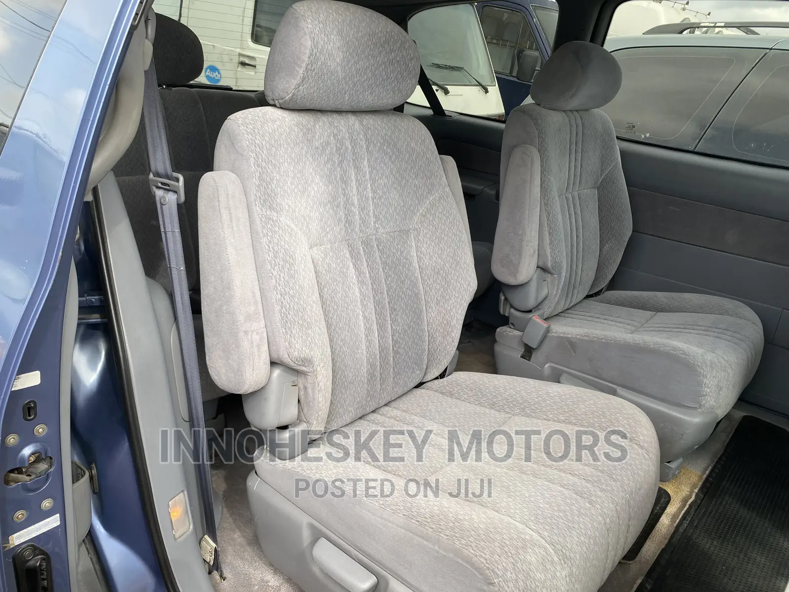 Toyota Sienna LE 2001 Blue