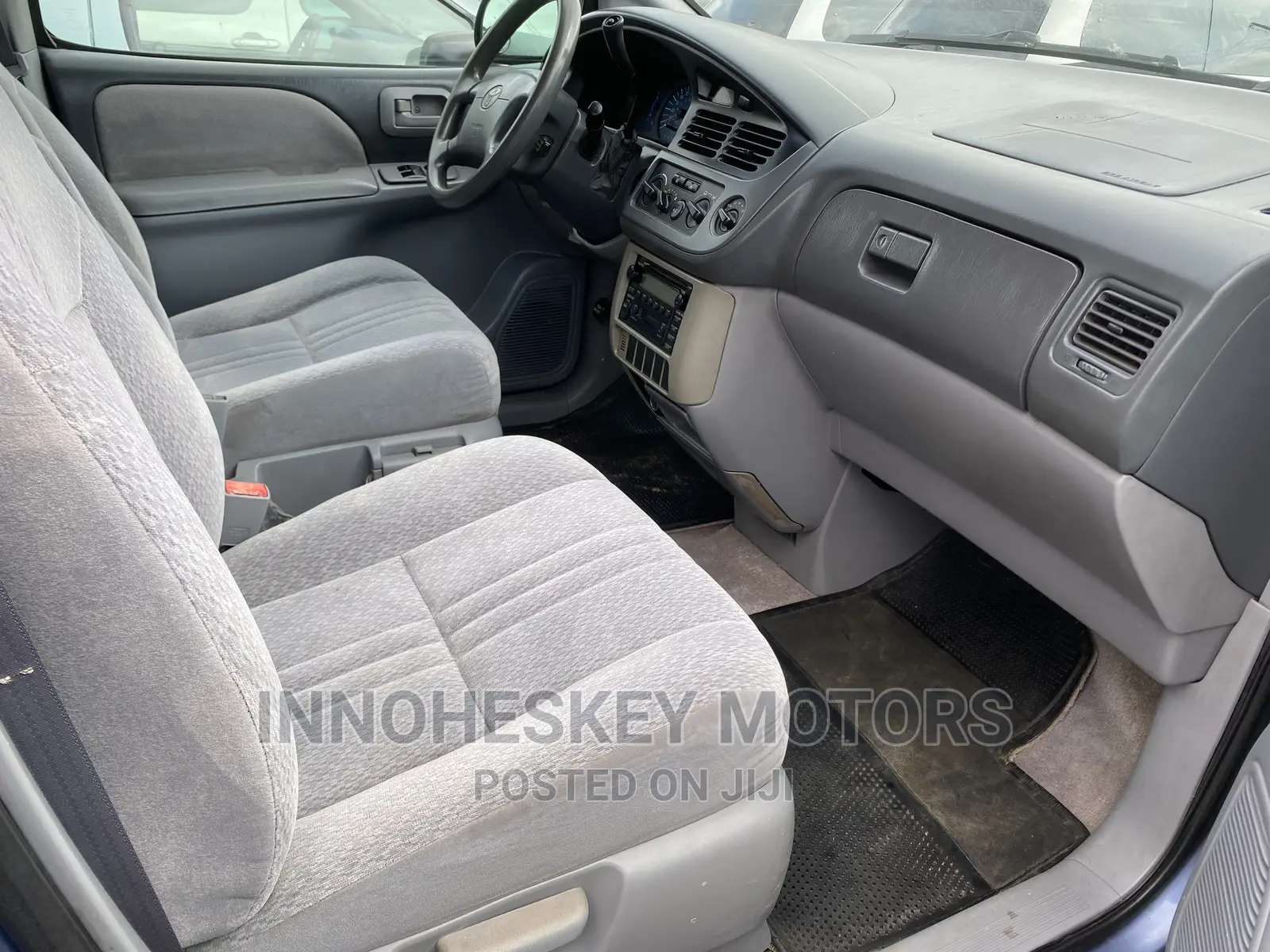 Toyota Sienna LE 2001 Blue