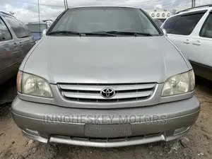 Toyota Sienna CE & 1 hatch 2000 Gold