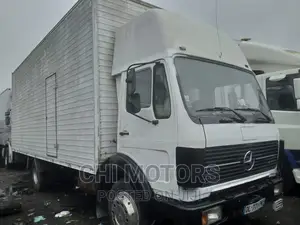 Mercedes Benz Truck 1217 10bolts 2011 White