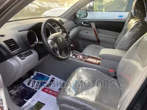 Toyota Highlander Limited 3.5l 4WD 2013 Gray