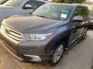 Toyota Highlander Limited 3.5l 4WD 2013 Gray