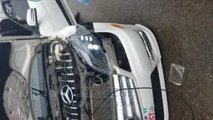 All Kinds of Merbearch Headlights Available for C300,GLK350