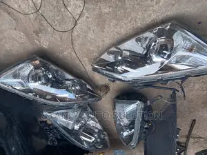 Honda Head Lamp 08 CRV