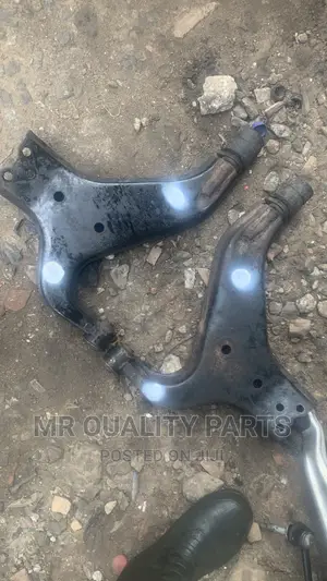 Low Arm for Nissan Pathfinder 1998, 2000, 2002 Model