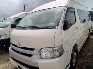 Toyota HiAce 2019 White