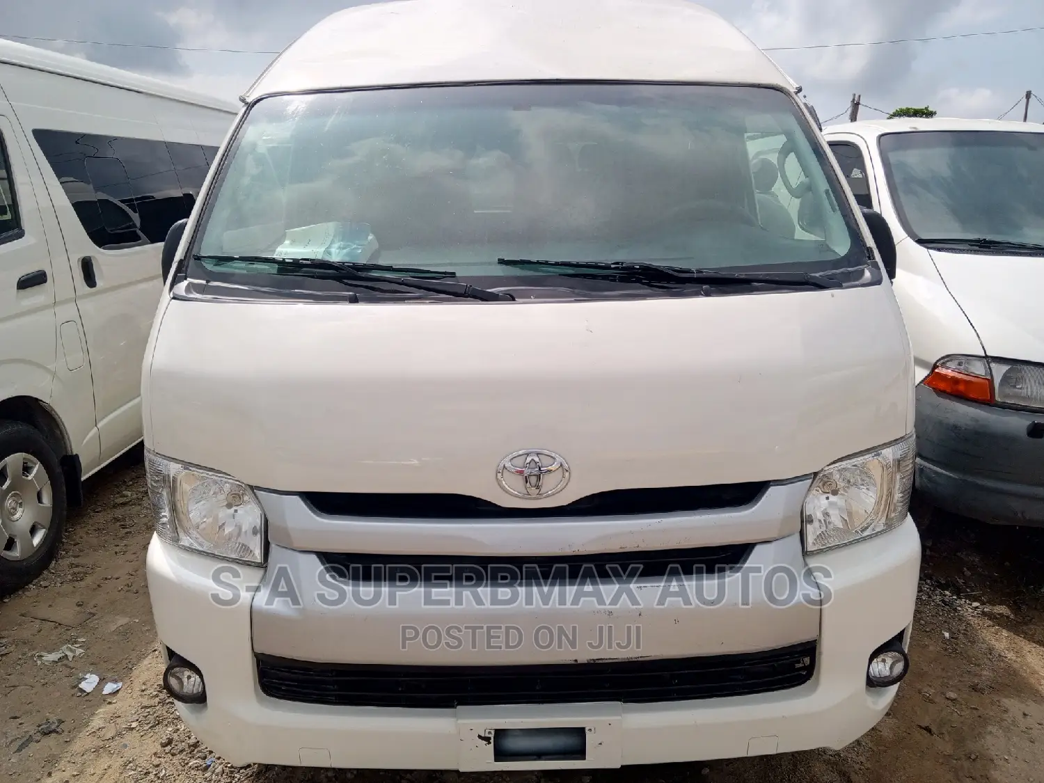 Toyota HiAce 2019 White