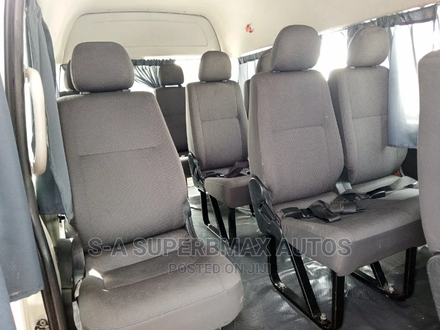 Toyota HiAce 2019 White