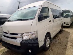 Toyota HiAce 2019 White