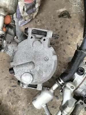 Tokunbo Compressor for Toyota Camry Muscle 4plugs.