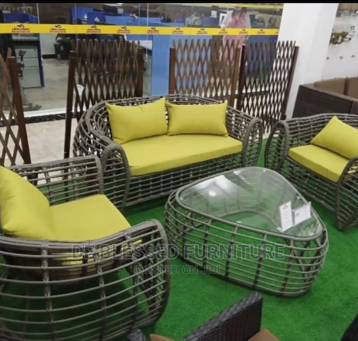 Out Door Settee