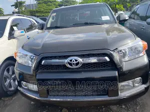 Toyota 4-Runner Limited 4WD 2010 Black