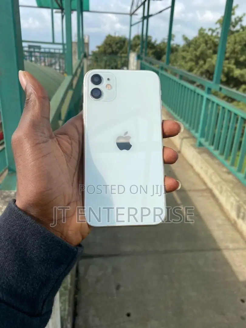 Apple iPhone 11 64 GB White