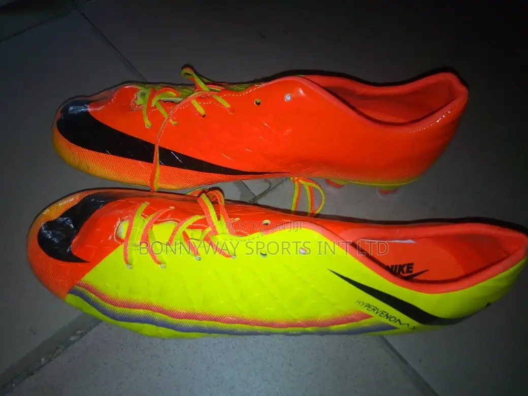 Nike Leather Size 46 Soccer Boot