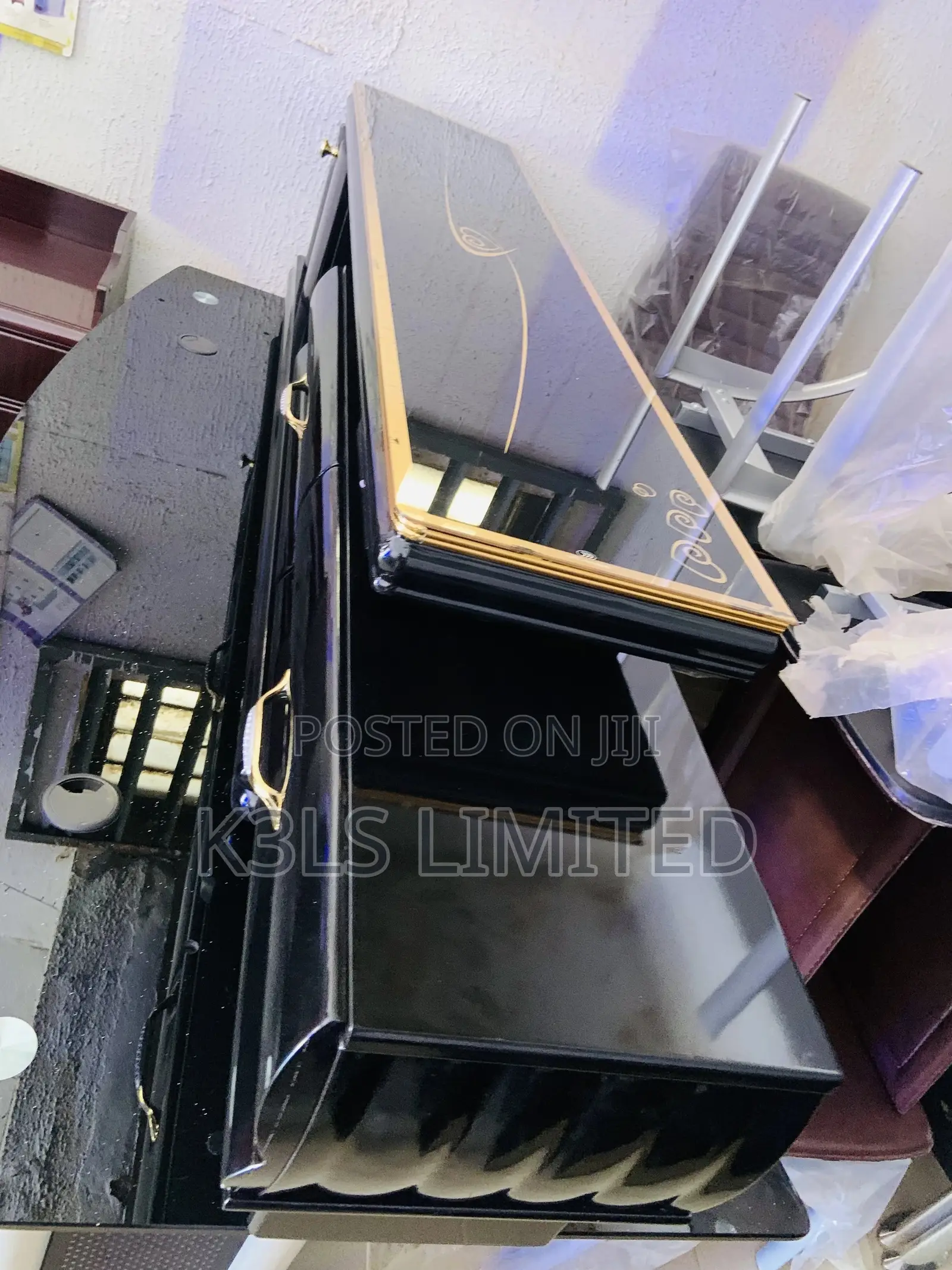 Royal Adjustable Tv Stand