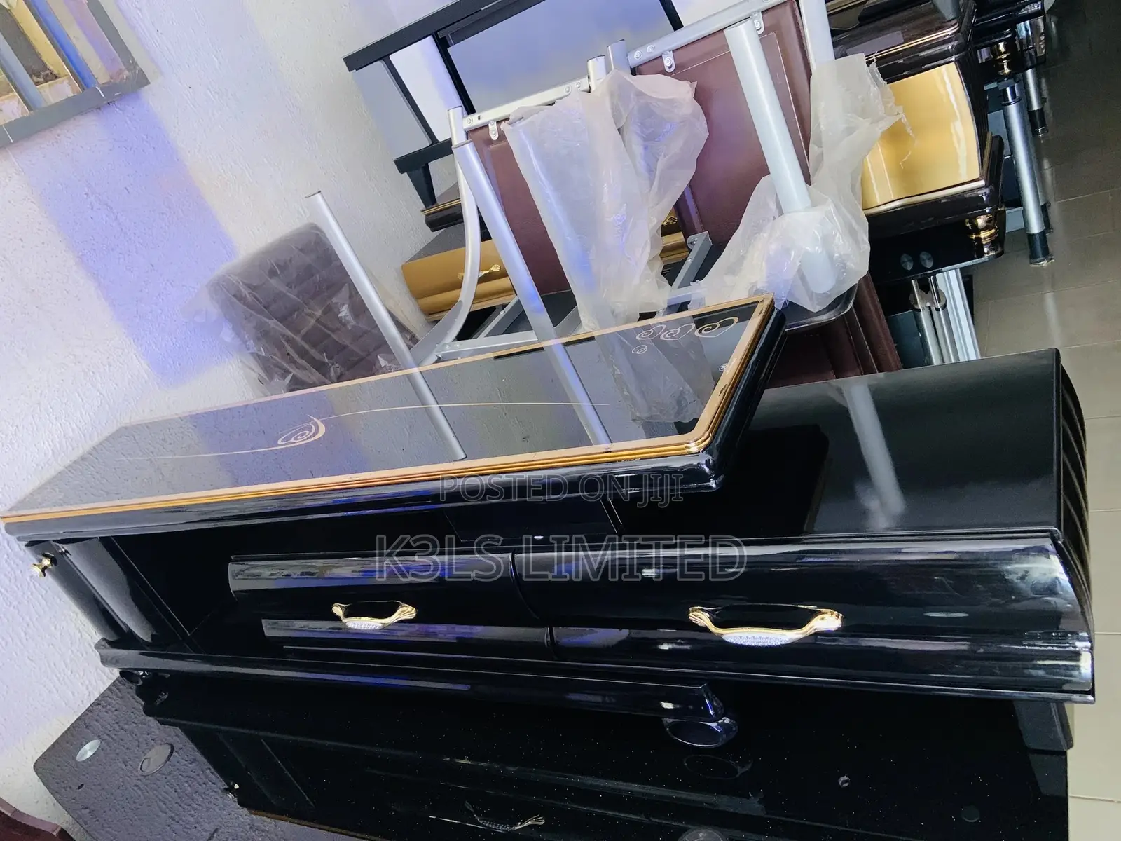Royal Adjustable Tv Stand