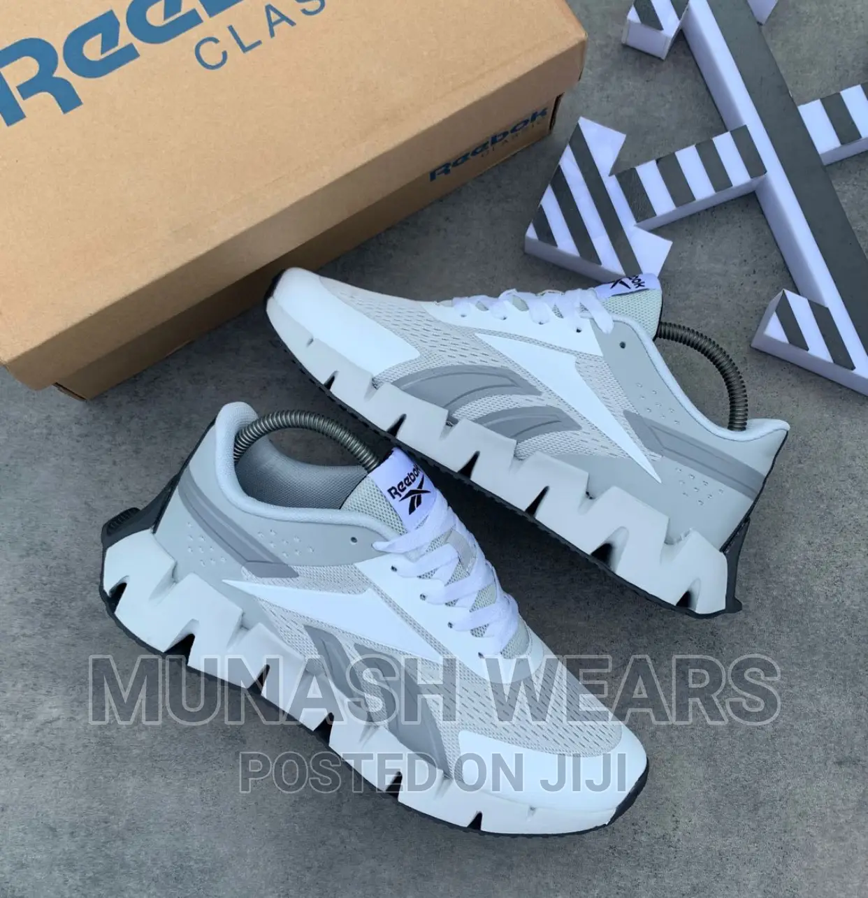 Reebok Sneakers