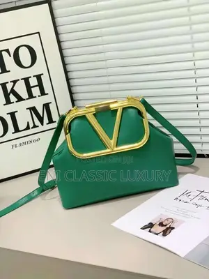 Super High Quality Women Bags Valentino Available in Store