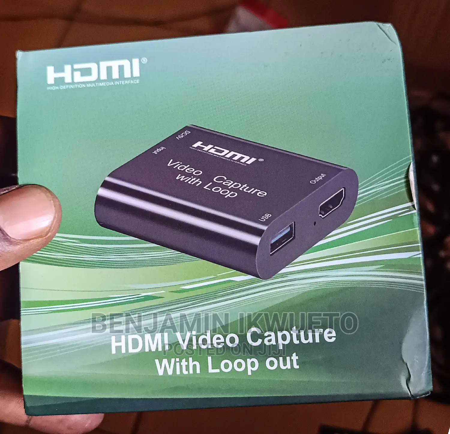 Capture Card With Loop Out.