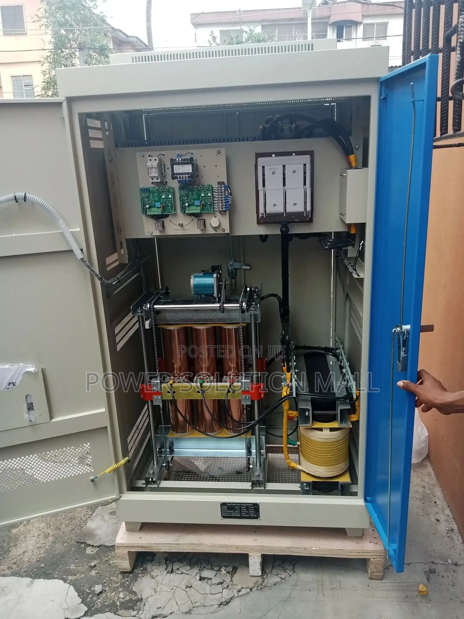 200kva 3-phase Servo Auto Voltage Stabilizer