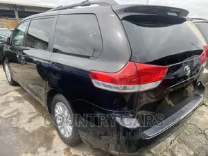Toyota Sienna XLE 7 Passenger Mobility 2011 Black