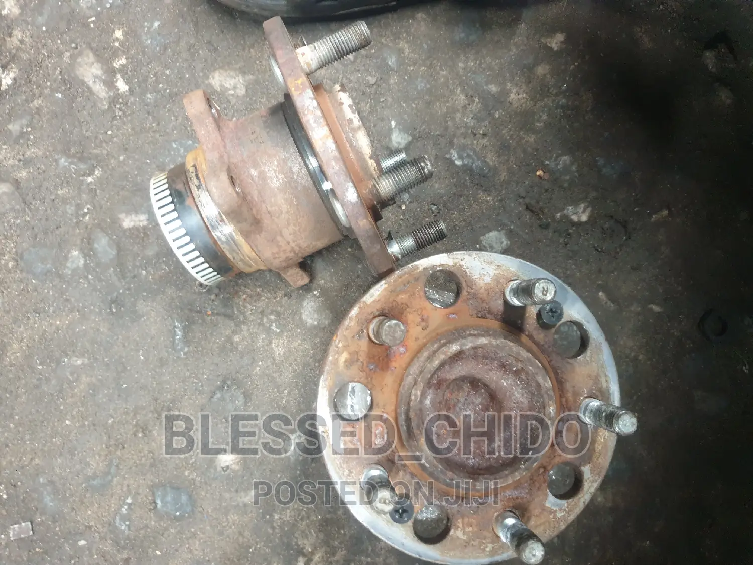 Hyundai Sonata 2012 Back Hub
