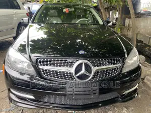 Mercedes-Benz C300 2011 Black