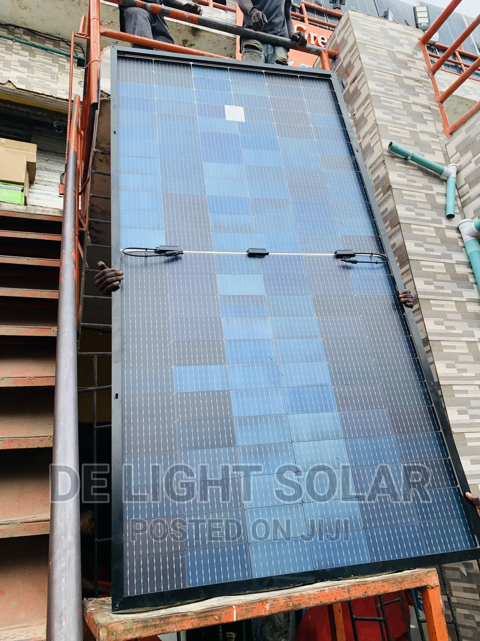 550w Canadian Cells Solar Panel Black Frame