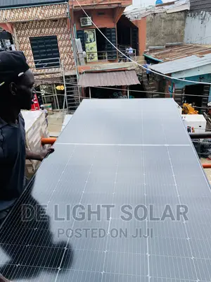 550w Canadian Cells Solar Panel Black Frame