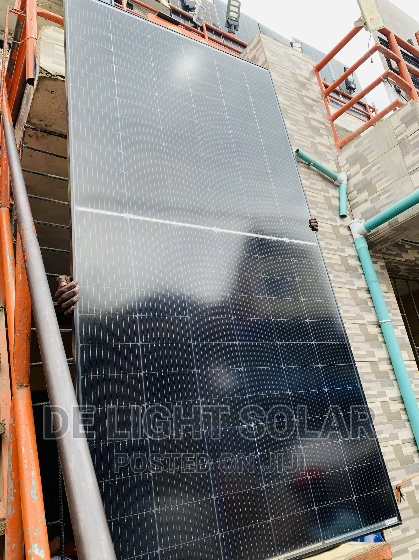 550w Canadian Cells Solar Panel Black Frame