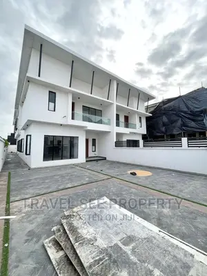 Furnished 4bdrm Duplex in Private Estate, Chevron for sale