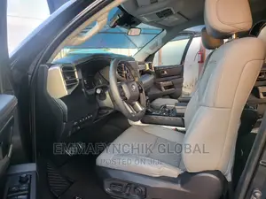 Toyota Tundra 2023 Black