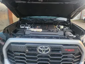 Toyota Tundra 2023 Black