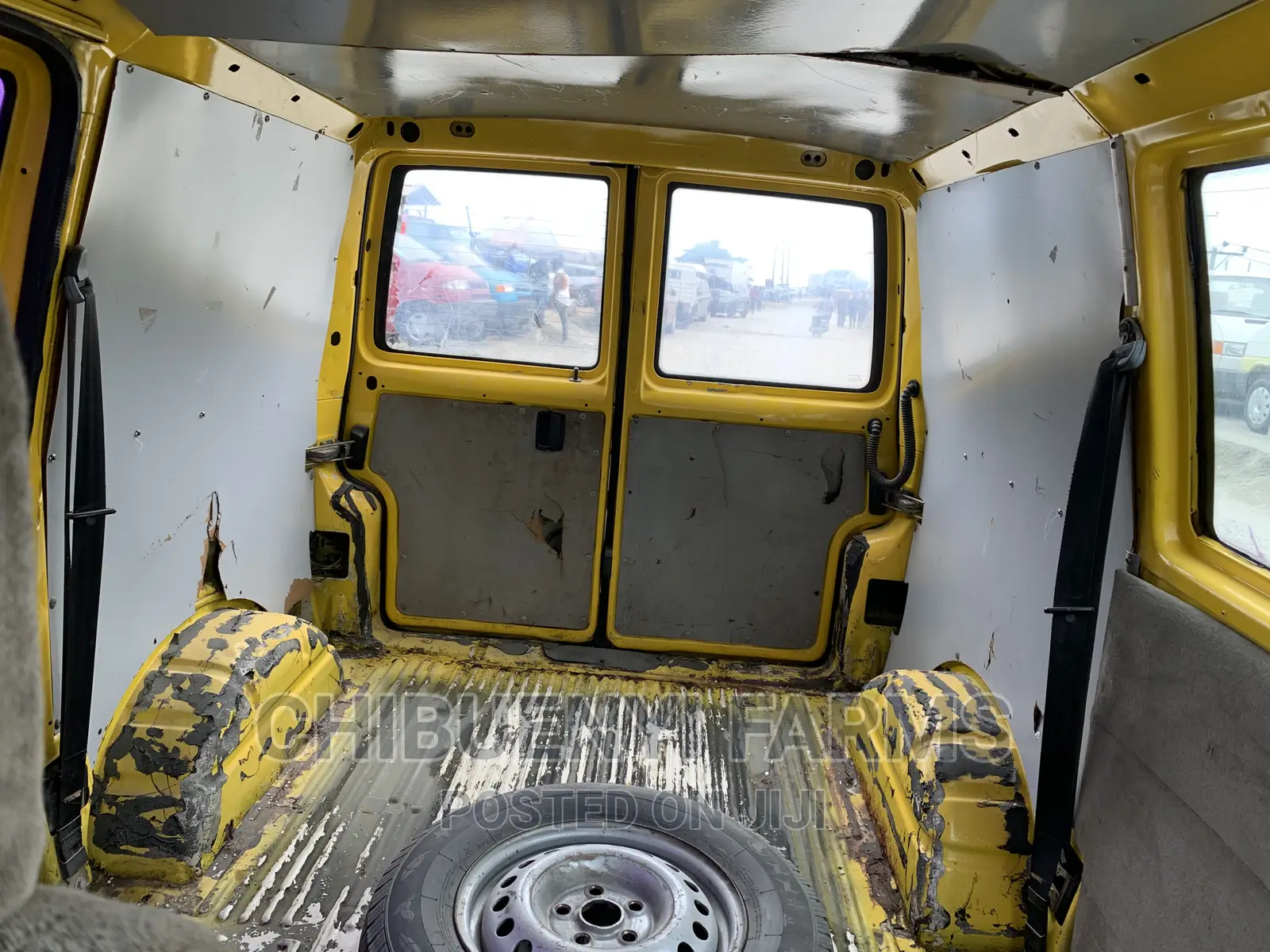 Volkswagen Transporter 2002 Yellow