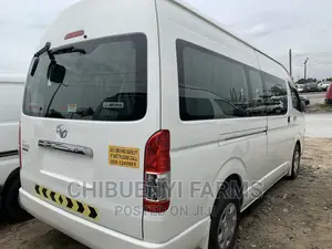 Toyota HiAce 2017 White