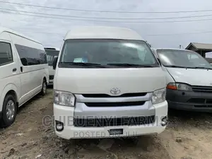Toyota HiAce 2017 White