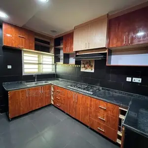 Nice Kitchen Cabinets,Made With High Quality Plywood