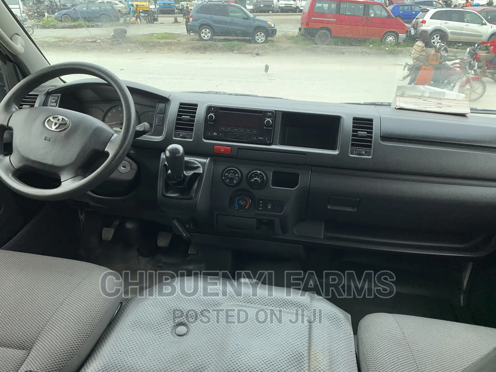 Toyota HiAce 2017 White