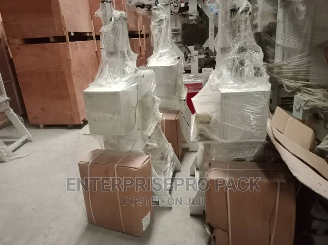 Pneumatic Nylon Punching Machine