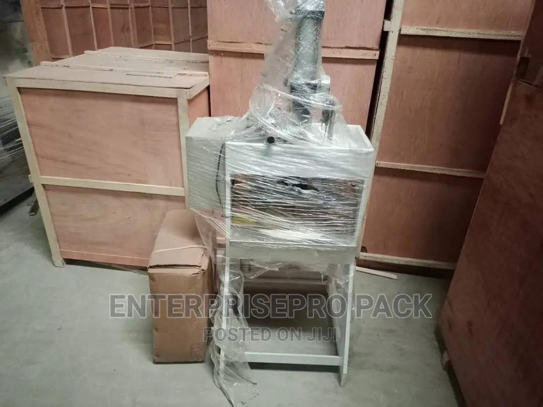 Pneumatic Nylon Punching Machine