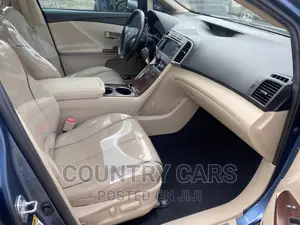 Toyota Venza V6 AWD 2011 Blue