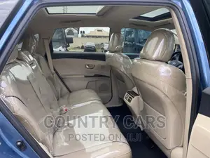 Toyota Venza V6 AWD 2011 Blue
