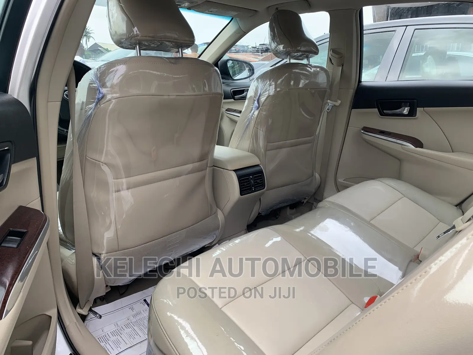 Toyota Camry XLE 4dr Sedan (2.5L 4cyl 6A) 2012 White